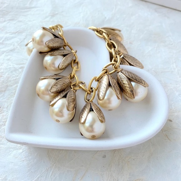 Lenora Dame Elegant Gold and Cream Pearl Bracelet - Picture 11 of 12
